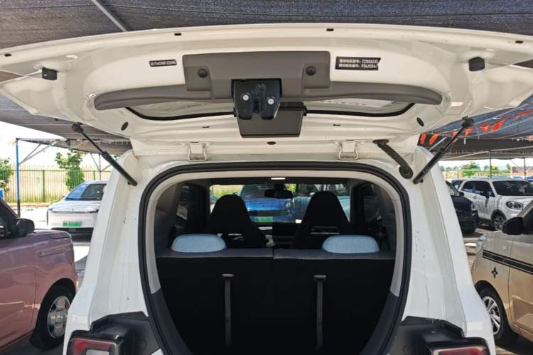 Used Geely Galaxy Panda 2023 Panda Mini 200km Endurance Bear Trunk