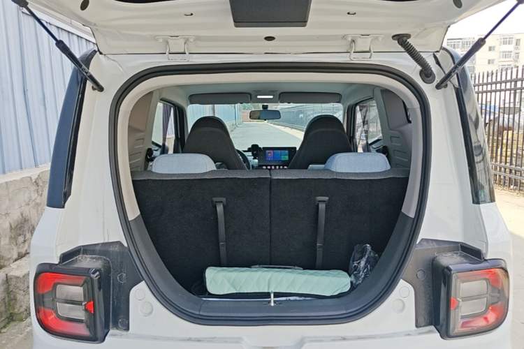 Used Geely Galaxy Panda 2023 Panda Mini 200km Endurance Bear Trunk
