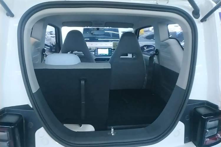 Used Geely Galaxy Panda 2023 Panda Mini 200km Endurance Bear Trunk
