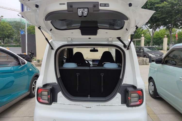 Used Geely Galaxy Panda 2023 Panda Mini 200km Endurance Bear Trunk