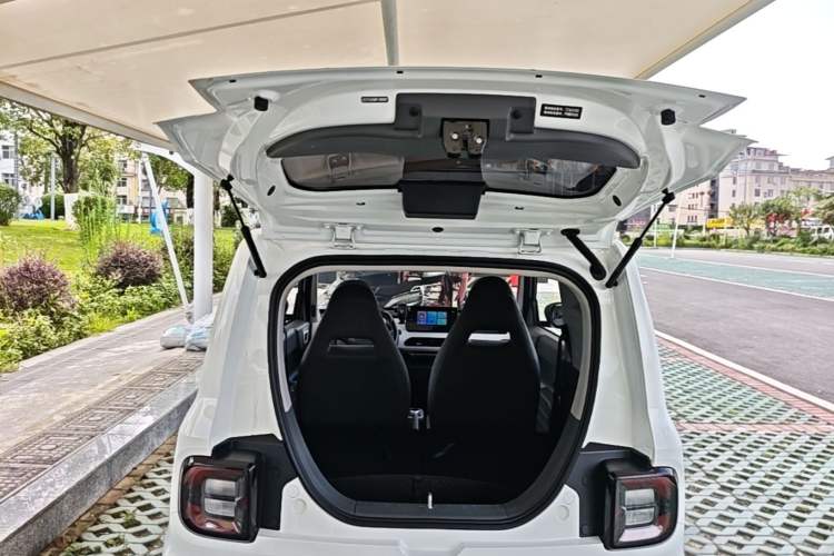 Used Geely Galaxy Panda 2023 Panda Mini 200km Endurance Bear Trunk