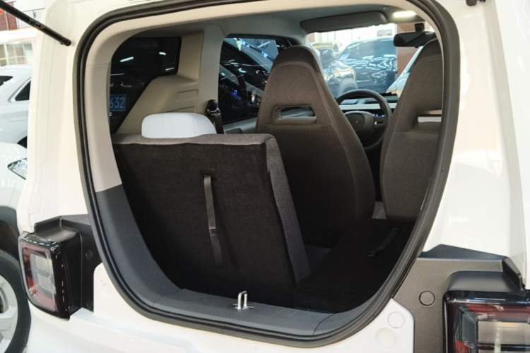 Used Geely Galaxy Panda 2023 Panda Mini 200km Endurance Bear Trunk