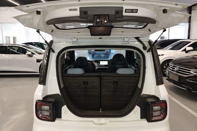 Used Geely Galaxy Panda 2023 Panda Mini 200km Endurance Bear Trunk