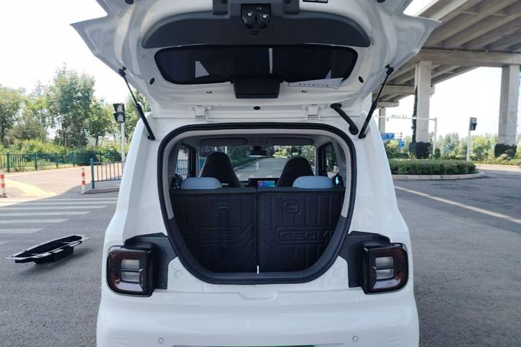 Used Geely Galaxy Panda 2023 Panda Mini 200km Dynamic Bear Trunk