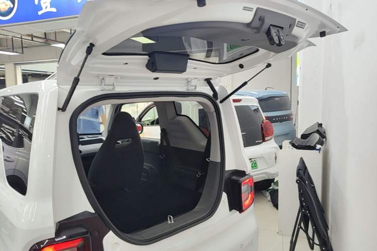 Used Geely Galaxy Panda 2023 Panda Mini 200km Endurance Bear Trunk