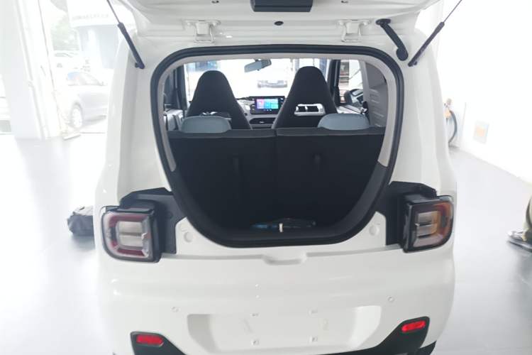 Used Geely Galaxy Panda 2023 Panda Mini 200km Endurance Bear Trunk