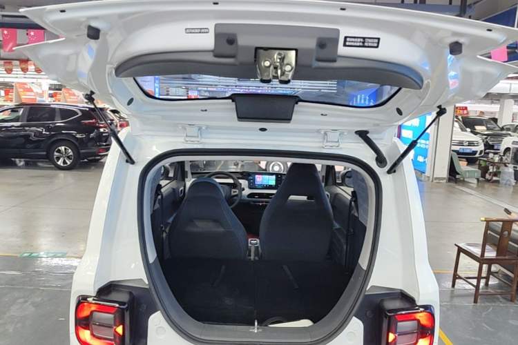 Used Geely Galaxy Panda 2023 Panda Mini 200km Endurance Bear Trunk