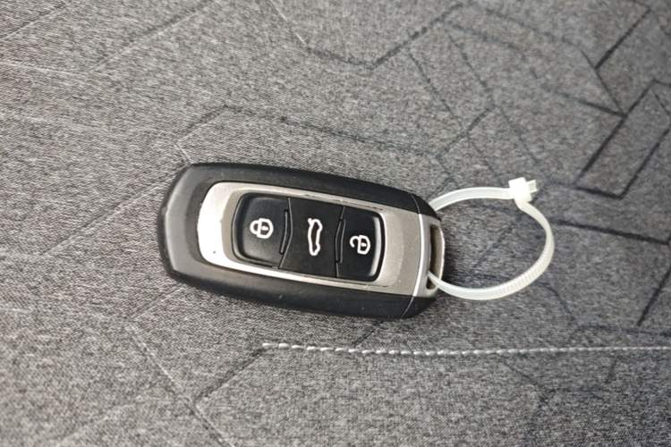 Used Geely Galaxy Panda 2023 Panda Mini 200km Endurance Bear Vehicle Key