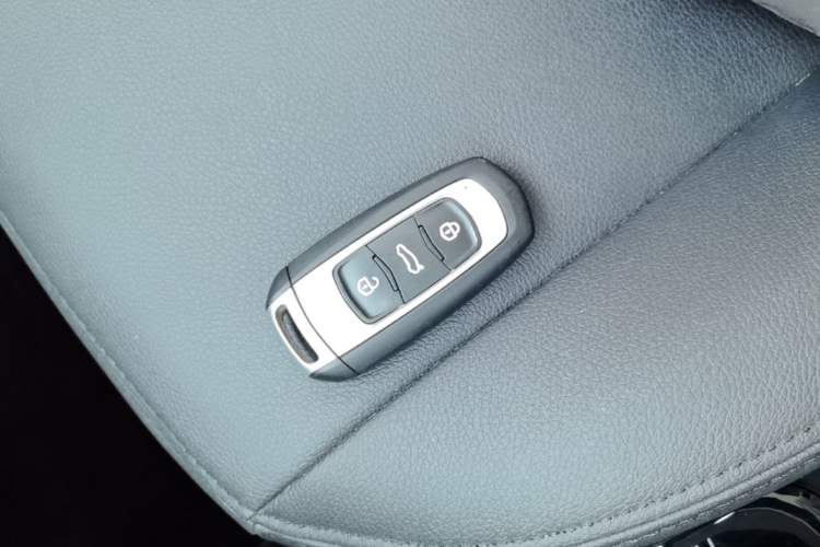 Used Geely Galaxy Panda 2023 Panda Mini 200km Dynamic Bear Vehicle Key