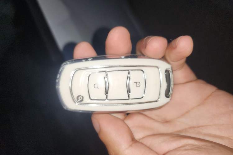 Used Geely Galaxy Panda 2023 Panda Mini 200km Endurance Bear Vehicle Key
