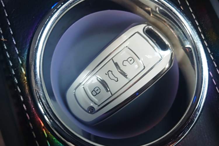 Used Geely Galaxy Panda 2023 Panda Mini 200km Endurance Bear Vehicle Key