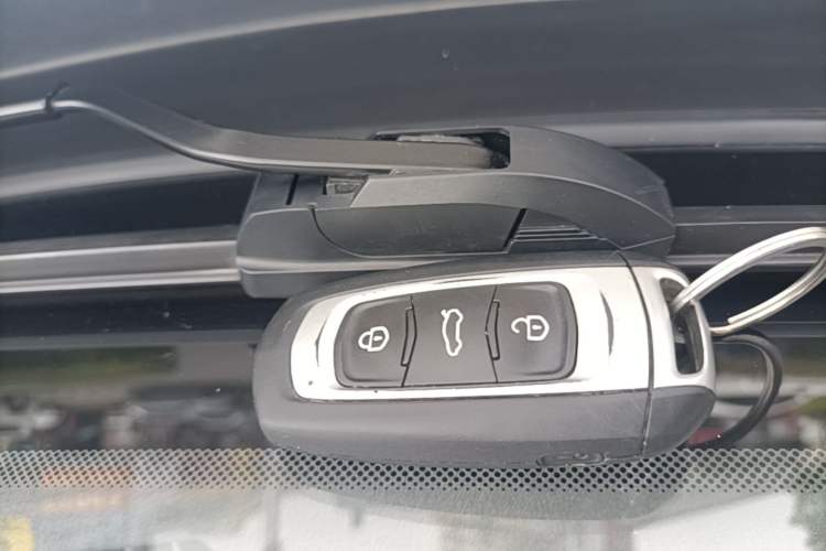 Used Geely Galaxy Panda 2023 Panda Mini 200km Endurance Bear Vehicle Key