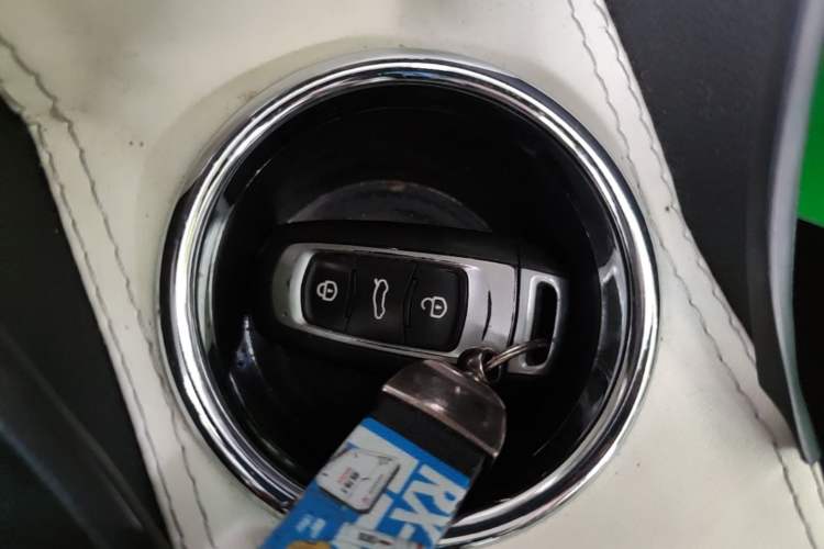 Used Geely Galaxy Panda 2023 Panda Mini 200km Endurance Bear Vehicle Key