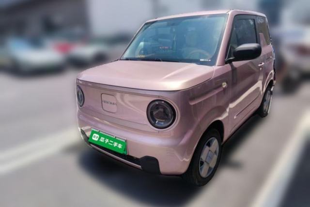 Used Geely Galaxy Panda 2023 Panda Mini 200km Little Yellow Duck Limited Edition — Happy as Can Be