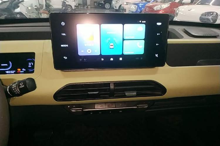 Used Geely Galaxy Panda 2023 Panda Mini 200km Dynamic Bear Audio And AC Panel