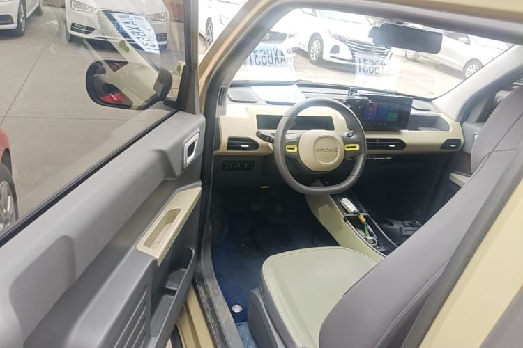 Used Geely Galaxy Panda 2023 Panda Mini 200km Endurance Bear Driver Seat