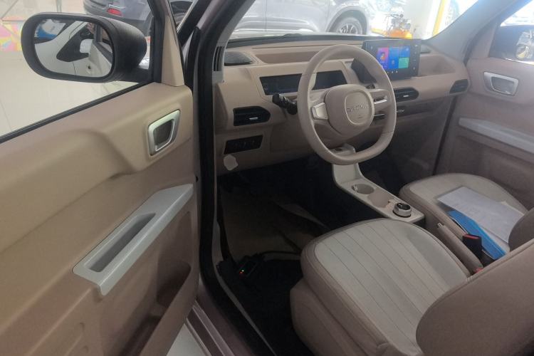 Used Geely Galaxy Panda 2023 Panda Mini 200km Endurance Bear Driver Seat