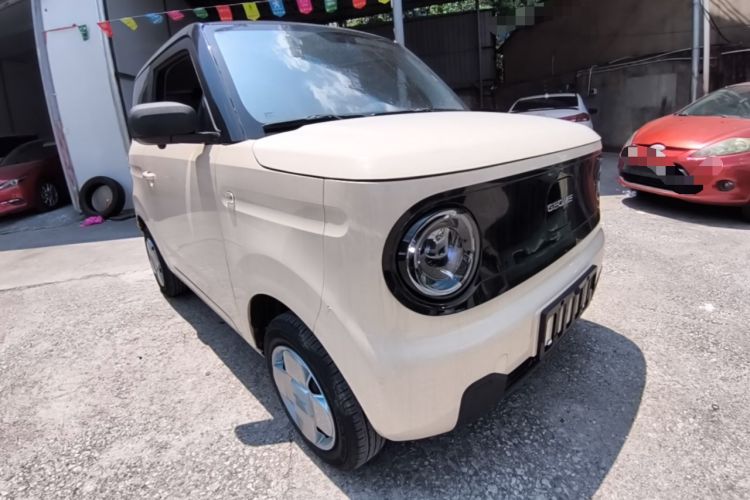 Used Geely Galaxy Panda 2023 Panda Mini 200km Endurance Bear Front Right 45 Deg