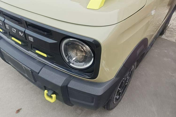 Used Geely Galaxy Panda 2023 Panda Mini 200km Endurance Bear Left Front Headlight