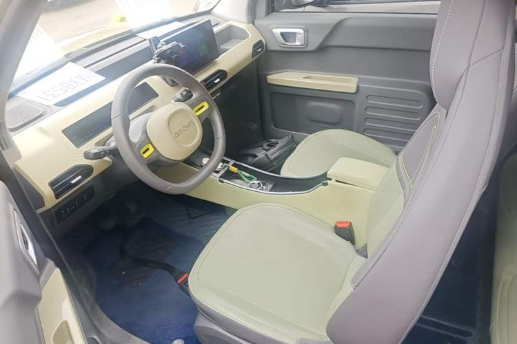 Used Geely Galaxy Panda 2023 Panda Mini 200km Endurance Bear Left Front Seat