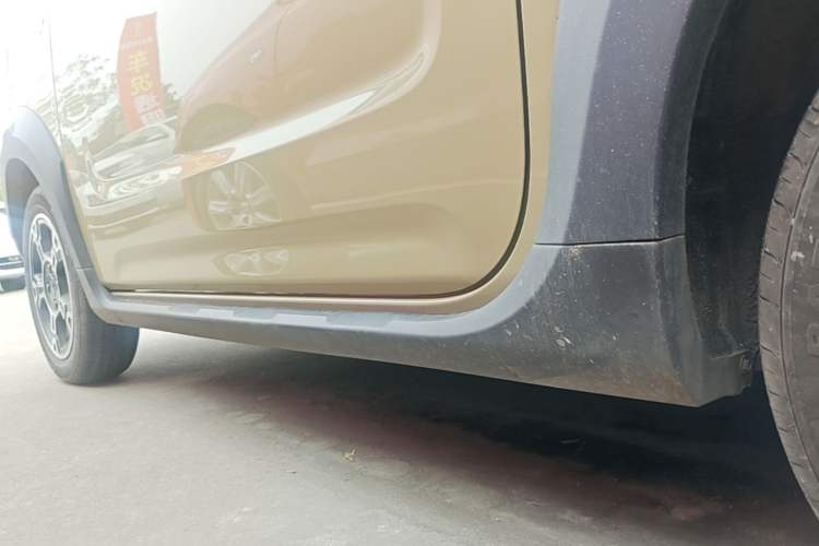 Used Geely Galaxy Panda 2023 Panda Mini 200km Endurance Bear Left Side Sill