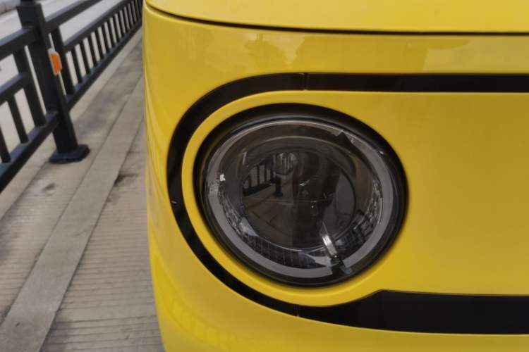 Used Geely Galaxy Panda 2023 Panda Mini 200km Endurance Bear Right Front Headlight