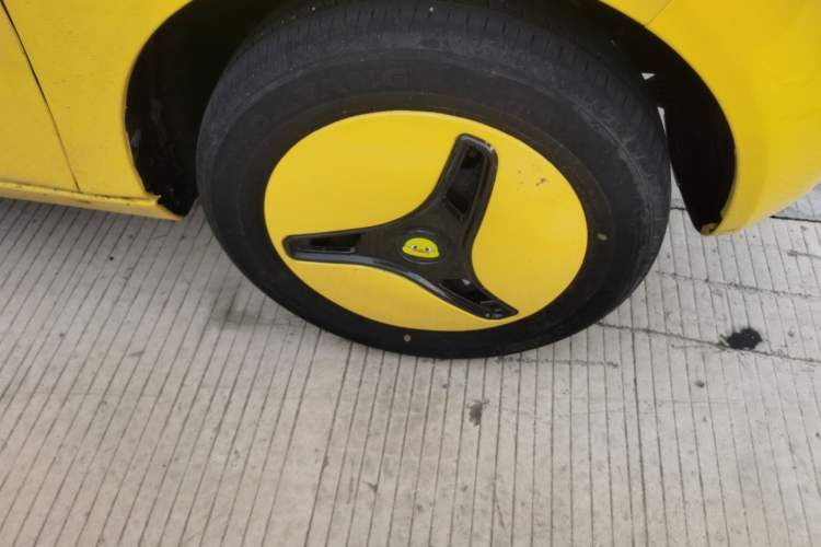 Used Geely Galaxy Panda 2023 Panda Mini 200km Endurance Bear Right Front Wheel Hub