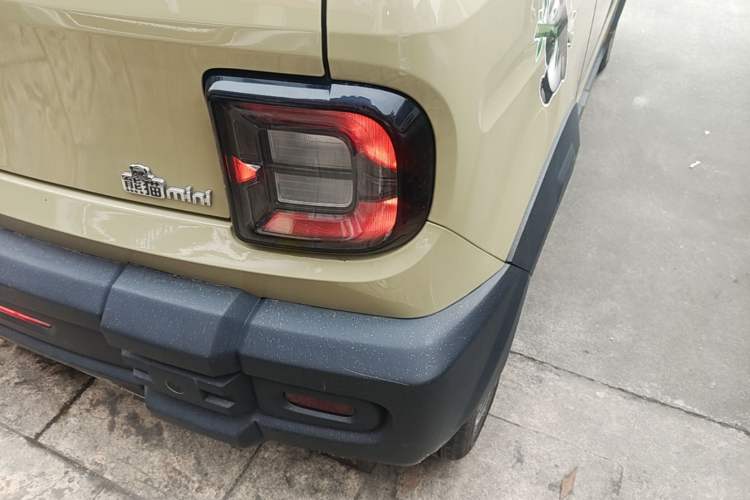 Used Geely Galaxy Panda 2023 Panda Mini 200km Endurance Bear Right Rear Taillight