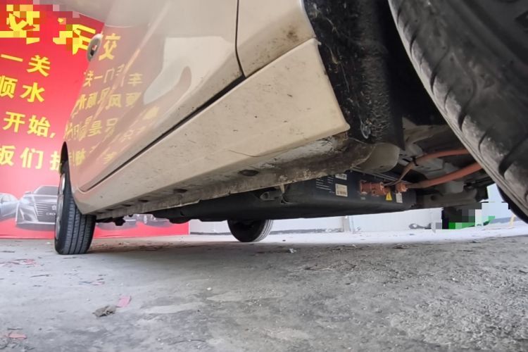 Used Geely Galaxy Panda 2023 Panda Mini 200km Endurance Bear Right Side Sill