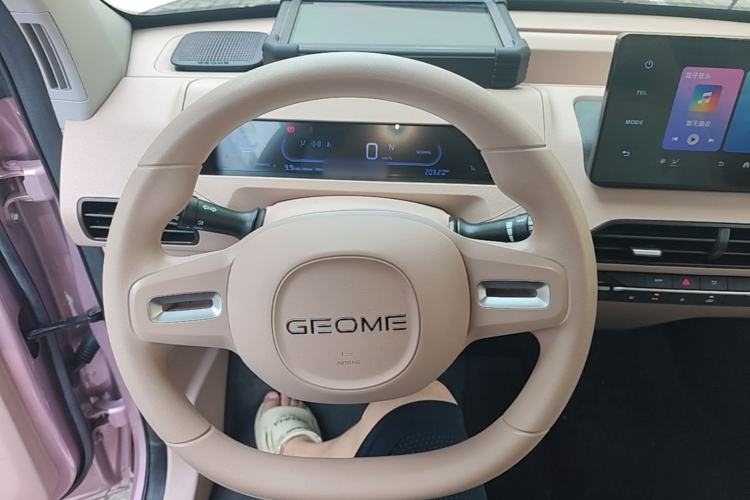 Used Geely Galaxy Panda 2023 Panda Mini 200km Endurance Bear Steering Wheel