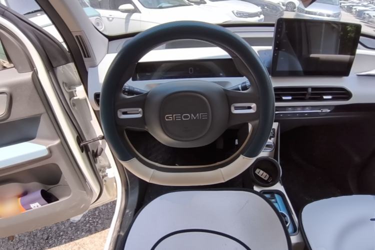 Used Geely Galaxy Panda 2023 Panda Mini 200km Endurance Bear Steering Wheel