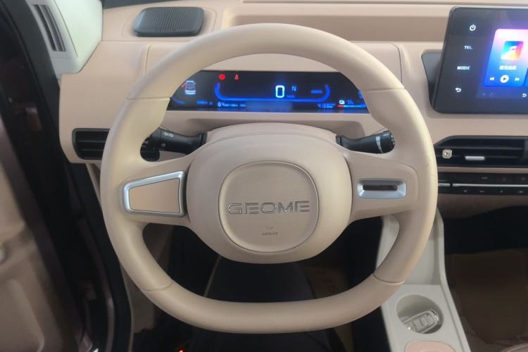 Used Geely Galaxy Panda 2023 Panda Mini 200km Endurance Bear Steering Wheel