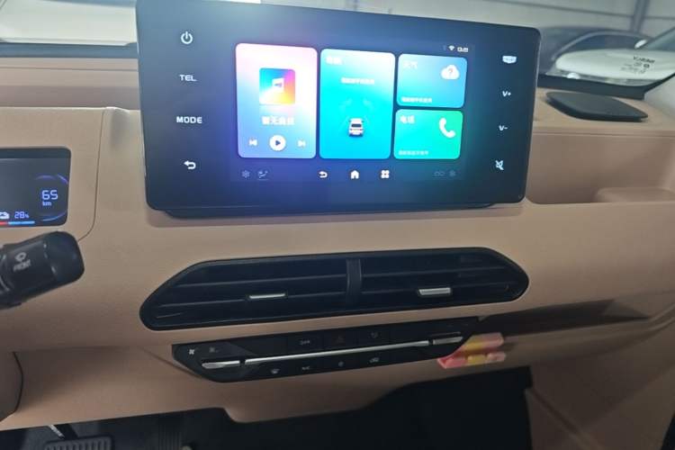 Used Geely Galaxy Panda 2024 Panda Mini 200km Endurance Bear Audio And AC Panel