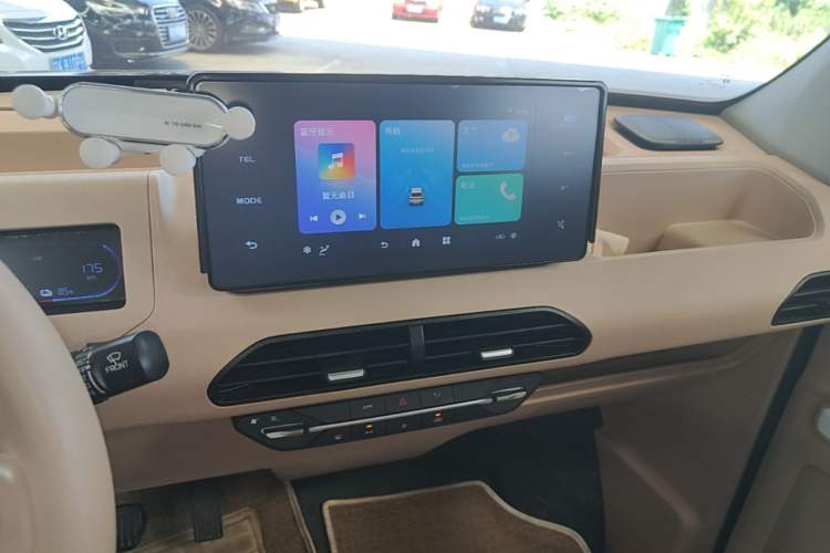Used Geely Galaxy Panda 2024 Panda Mini 200km Longteng PRO Edition Audio And AC Panel