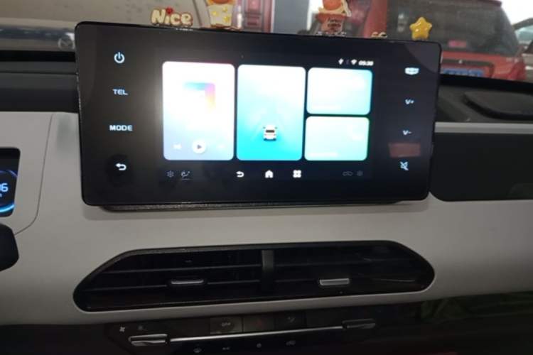 Used Geely Galaxy Panda 2024 Panda Mini 200km Endurance Bear Audio And AC Panel