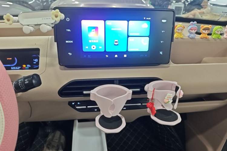 Used Geely Galaxy Panda 2024 Panda Mini 200km Endurance Bear Audio And AC Panel