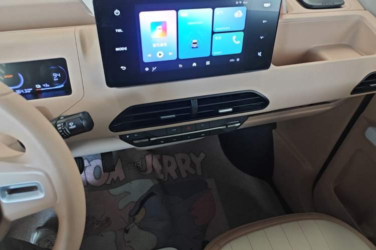 Used Geely Galaxy Panda 2024 Panda Mini 200km Longteng PRO Edition Audio And AC Panel