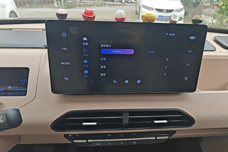Used Geely Galaxy Panda 2024 Panda Mini 200km Endurance Bear Audio And AC Panel