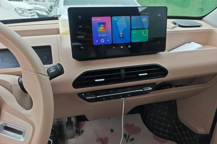 Used Geely Galaxy Panda 2024 Panda Mini 200km Endurance Bear Audio And AC Panel