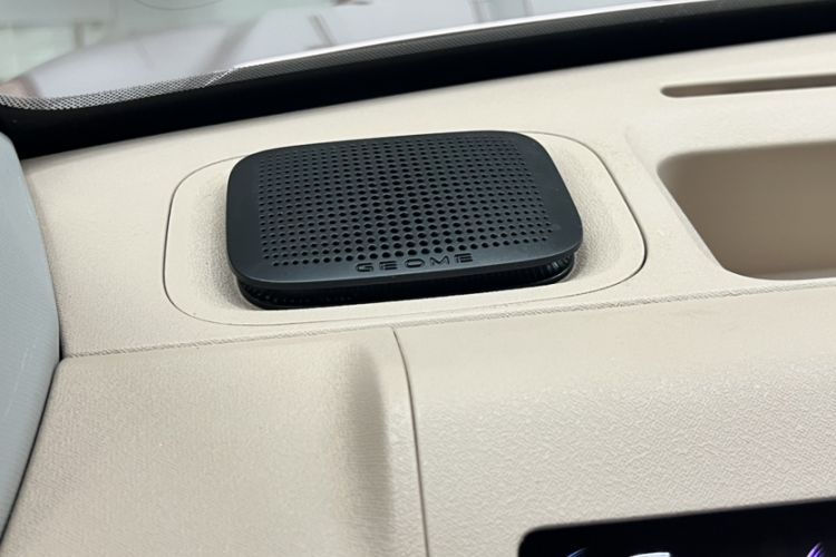Used Geely Galaxy Panda 2024 Panda Mini 200km Endurance Bear Audio And AC Panel