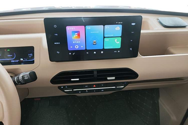 Used Geely Galaxy Panda 2024 Panda Mini 200km Endurance Bear Audio And AC Panel