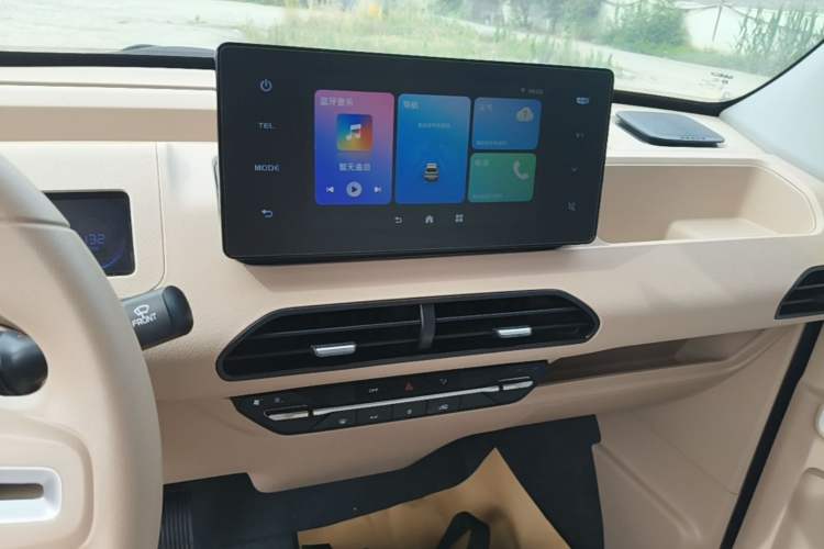 Used Geely Galaxy Panda 2024 Panda Mini 200km Endurance Bear Audio And AC Panel