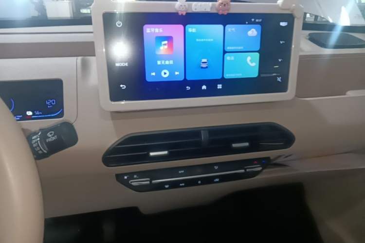 Used Geely Galaxy Panda 2024 Panda Mini 200km Endurance Bear Audio And AC Panel