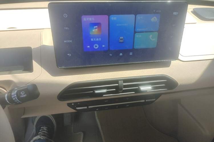 Used Geely Galaxy Panda 2024 Panda Mini 200km Endurance Bear Audio And AC Panel