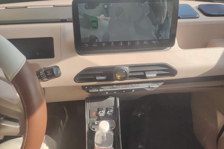 Used Geely Galaxy Panda 2024 Panda Mini 200km Endurance Bear Audio And AC Panel