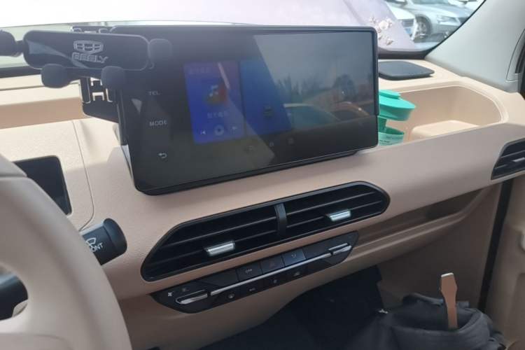 Used Geely Galaxy Panda 2024 Panda Mini 200km Longteng PRO Edition Audio And AC Panel