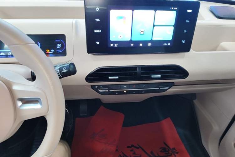 Used Geely Galaxy Panda 2024 Panda Mini 200km Longteng PRO Edition Audio And AC Panel