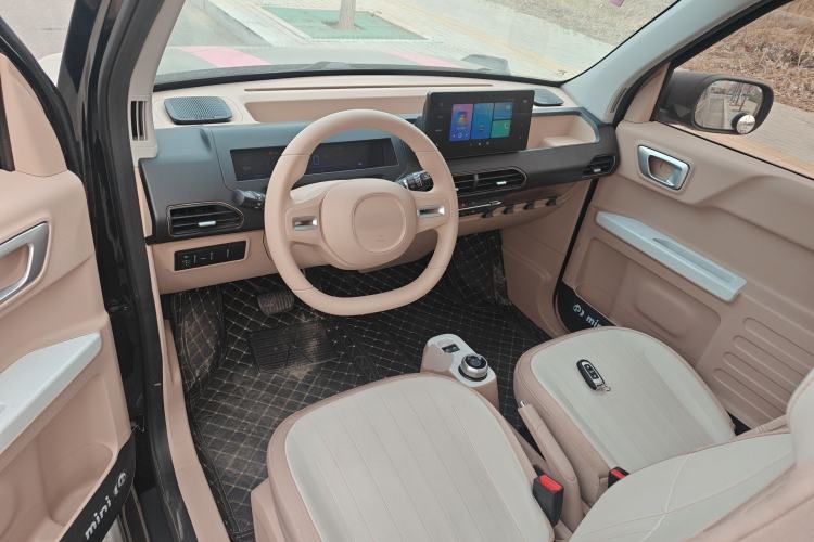 Used Geely Galaxy Panda 2024 200km Panda Kart Center Console