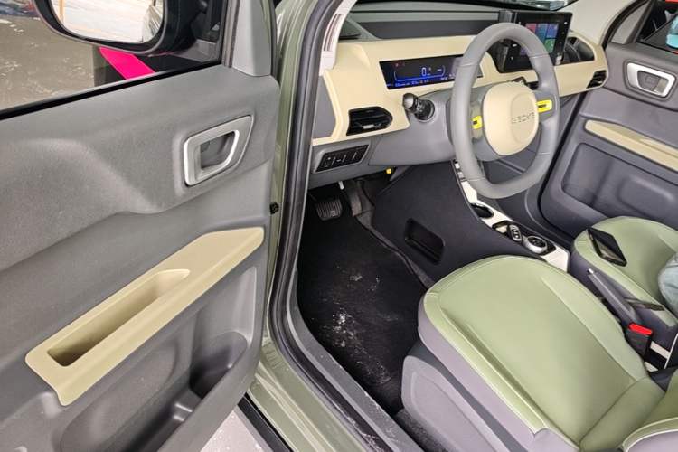 Used Geely Galaxy Panda 2024 200km Panda Rider Driver Seat
