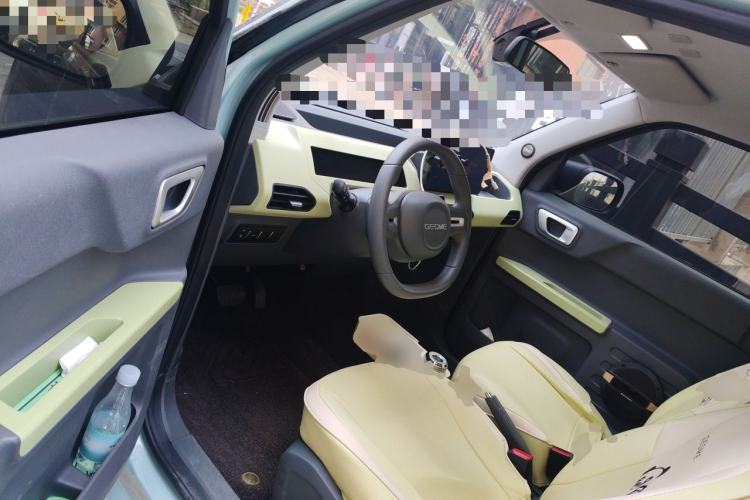 Used Geely Galaxy Panda 2024 Panda Mini 200km Endurance Bear Driver Seat
